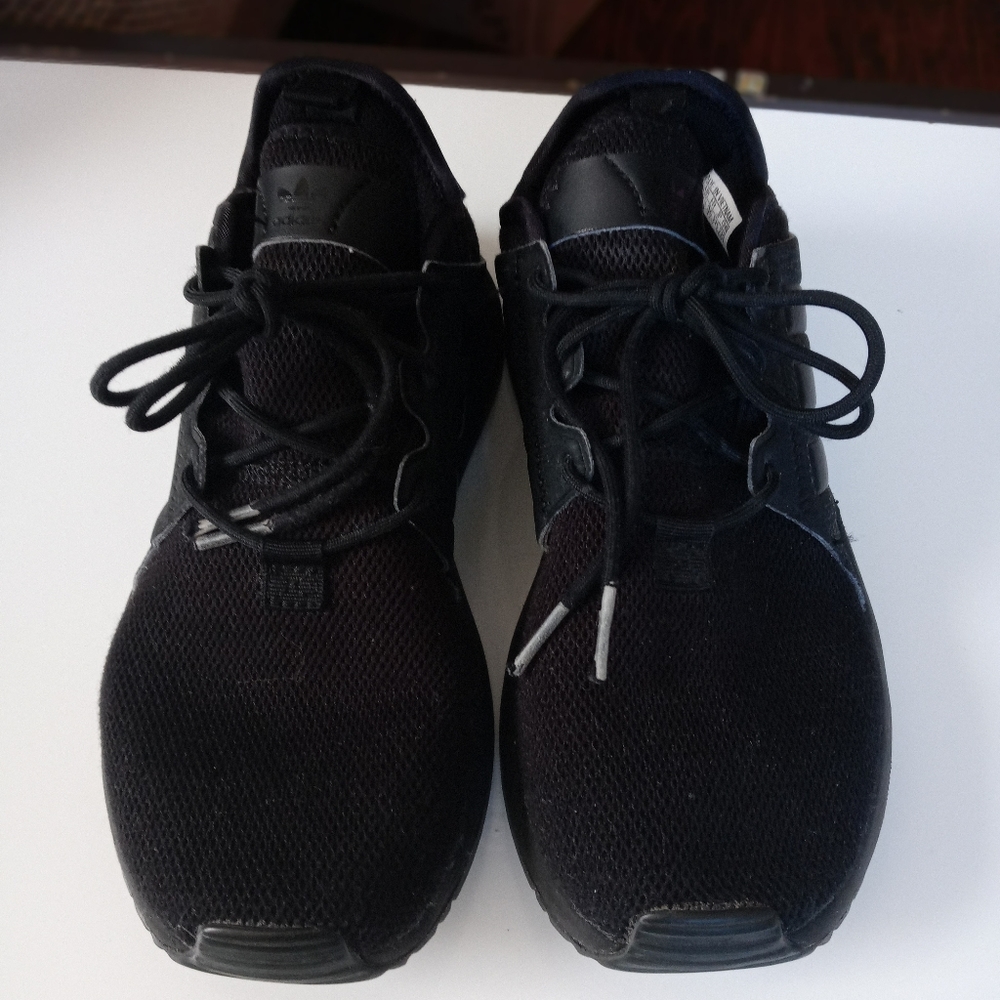 Boys sneakers